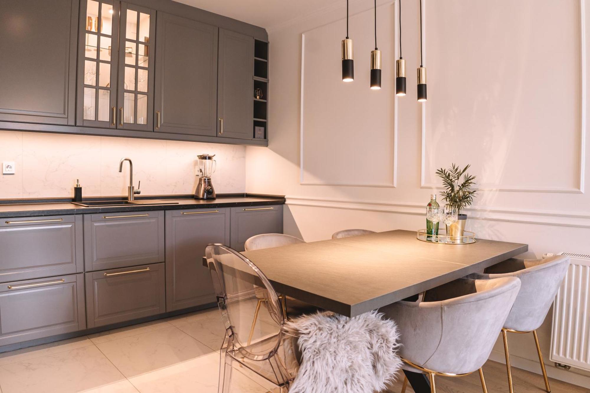 Flexible Selfcheckins 66 - - Loggia - 80m2 - New - Luxury - Garage - 2 Bedrooms Apartment