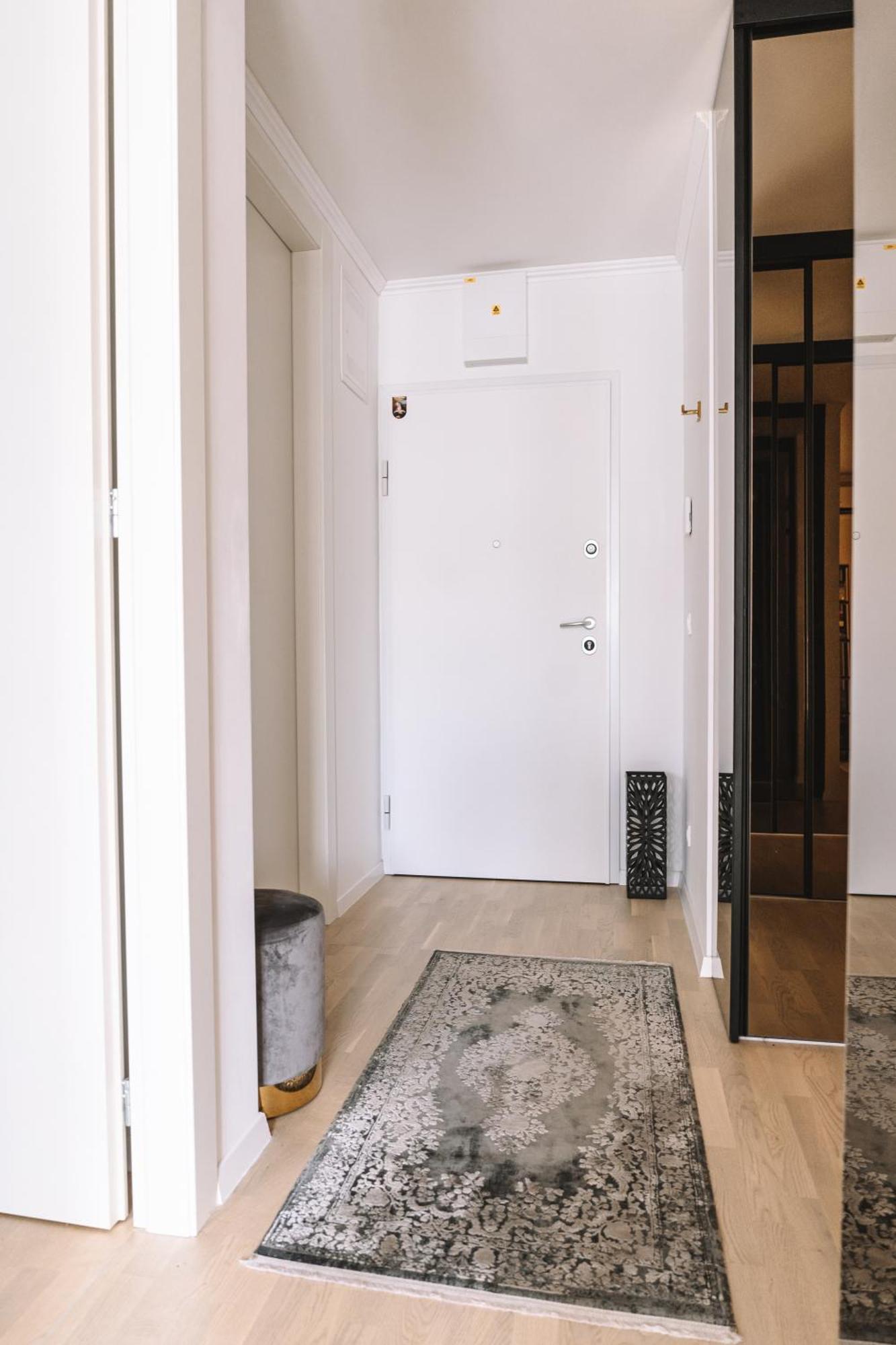 Flexible Selfcheckins 66 - - Loggia - 80m2 - New - Luxury - Garage - 2 Bedrooms Apartment *