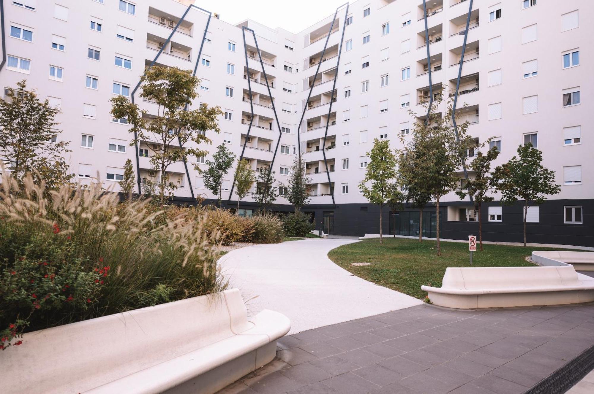 Flexible Selfcheckins 66 - - Loggia - 80m2 - New - Luxury - Garage - 2 Bedrooms Apartment