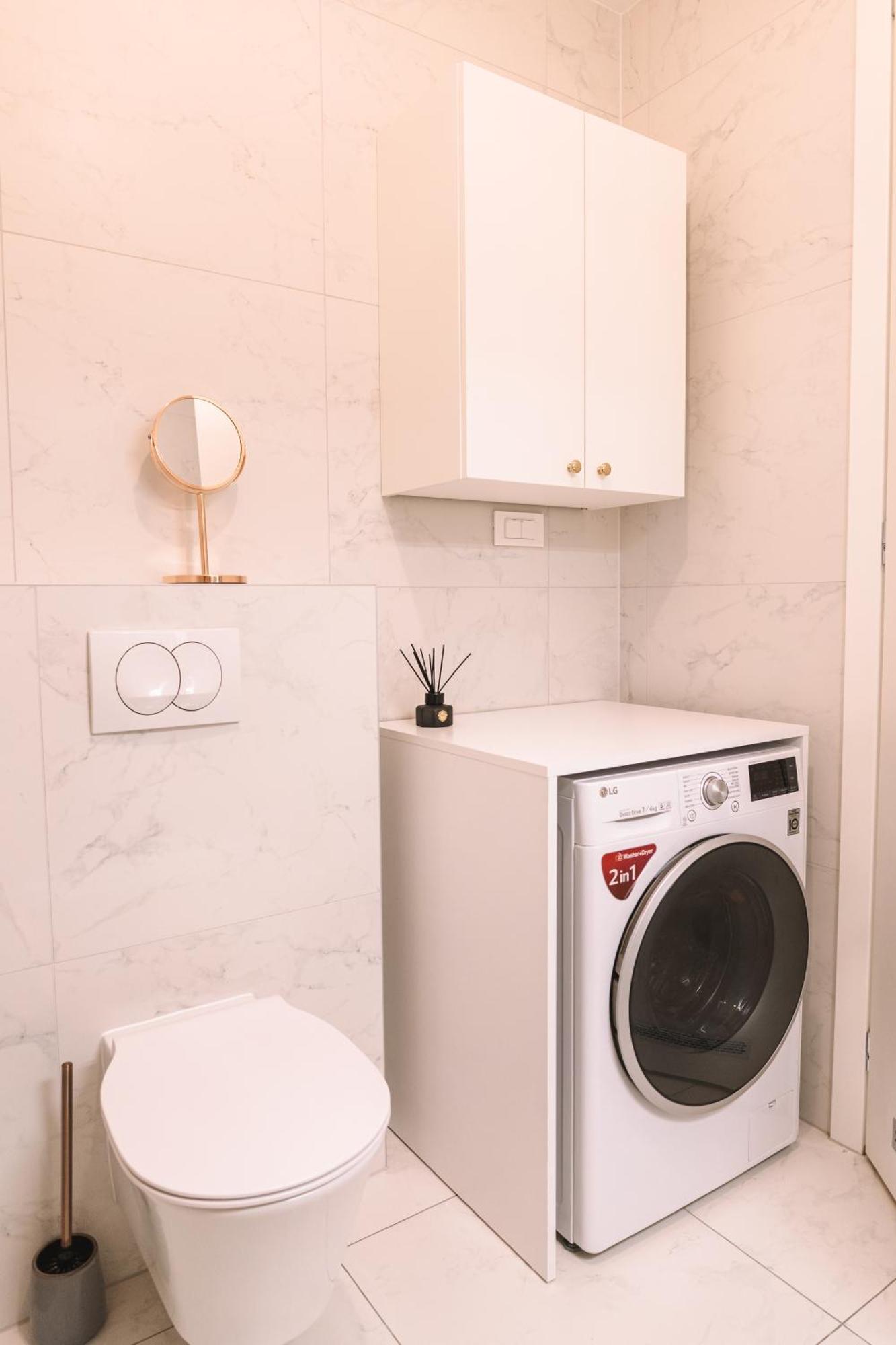 Apartment Flexible Selfcheckins 66 - - Loggia - 80m2 - New - Luxury - Garage - 2 Bedrooms *