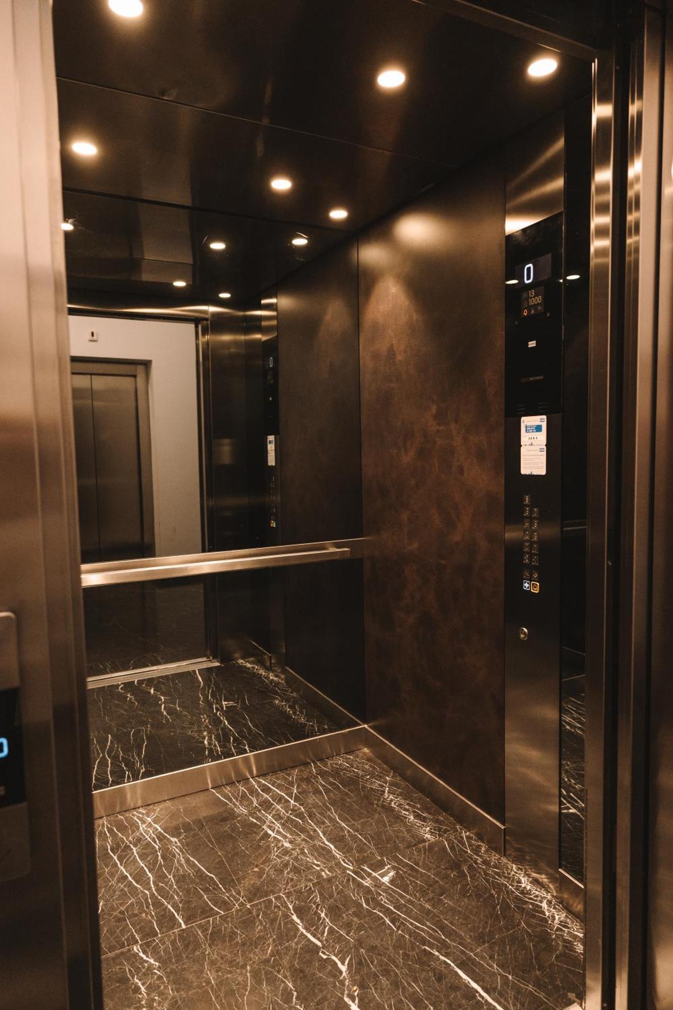 Flexible Selfcheckins 66 - - Loggia - 80m2 - New - Luxury - Garage - 2 Bedrooms Apartment