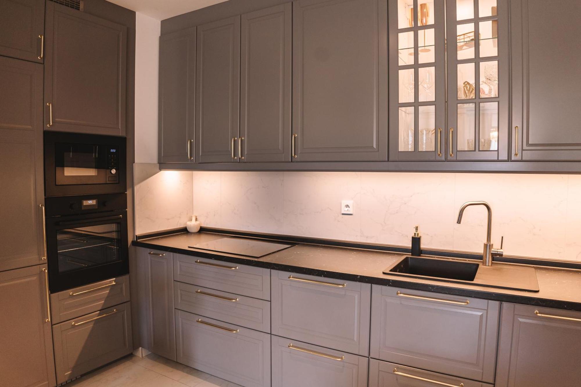 Flexible Selfcheckins 66 - - Loggia - 80m2 - New - Luxury - Garage - 2 Bedrooms Apartment *