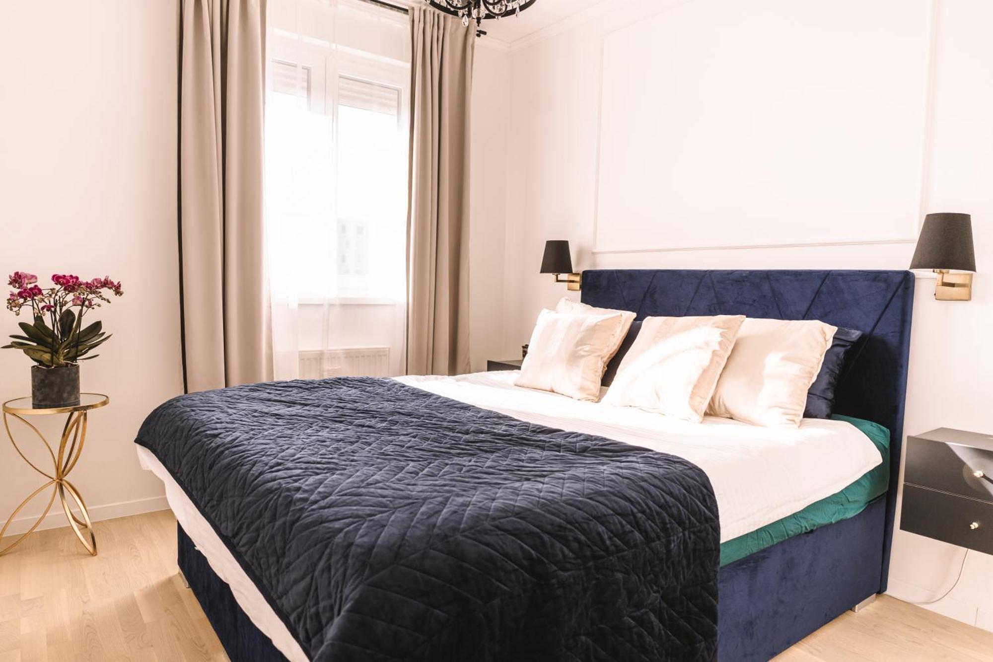 Flexible Selfcheckins 66 - - Loggia - 80m2 - New - Luxury - Garage - 2 Bedrooms Apartment *